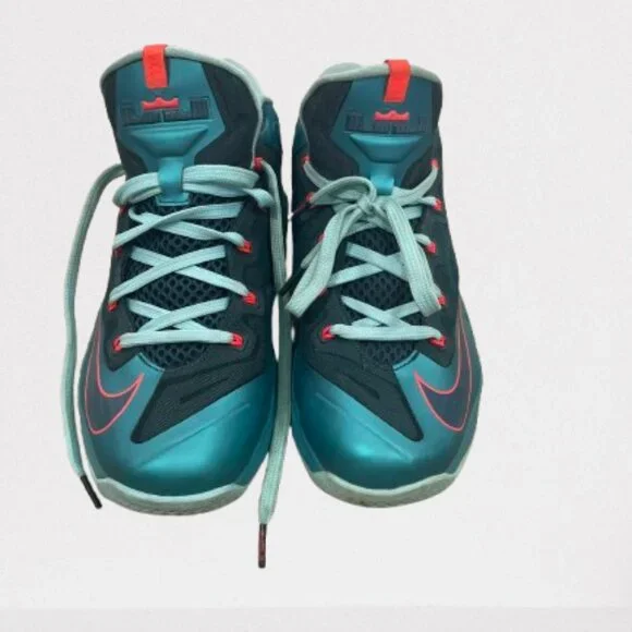 Nike Max LeBron 11 Low Turbo Green Men’s Basketball Sneakers Size 9